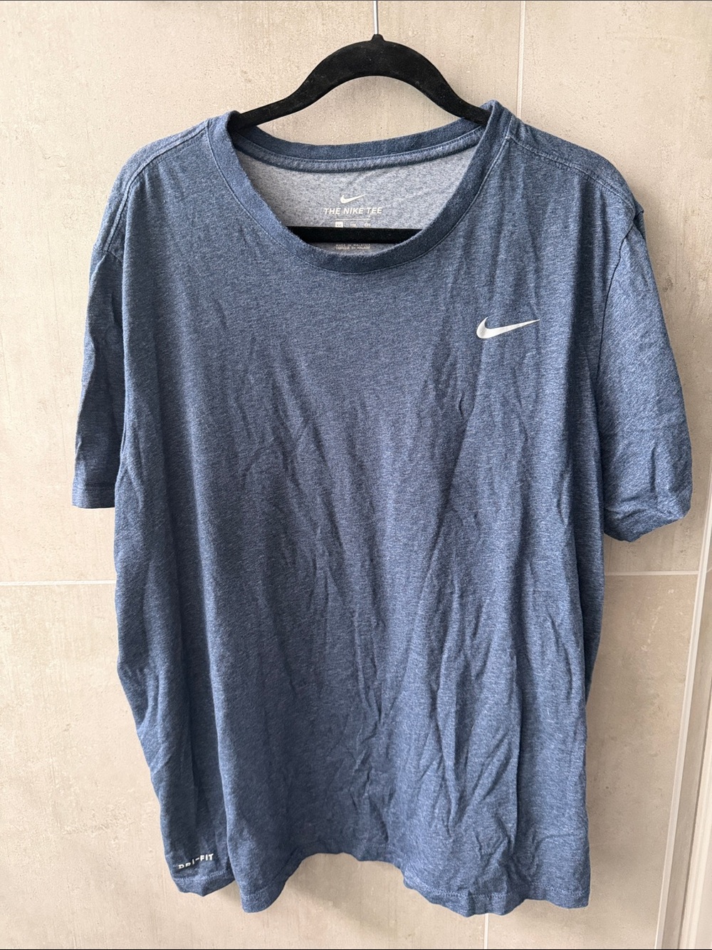 Nike Short-Sleeve Heathered Navy Blue Dri-FIT Tee with Swoosh. Size: XXL.